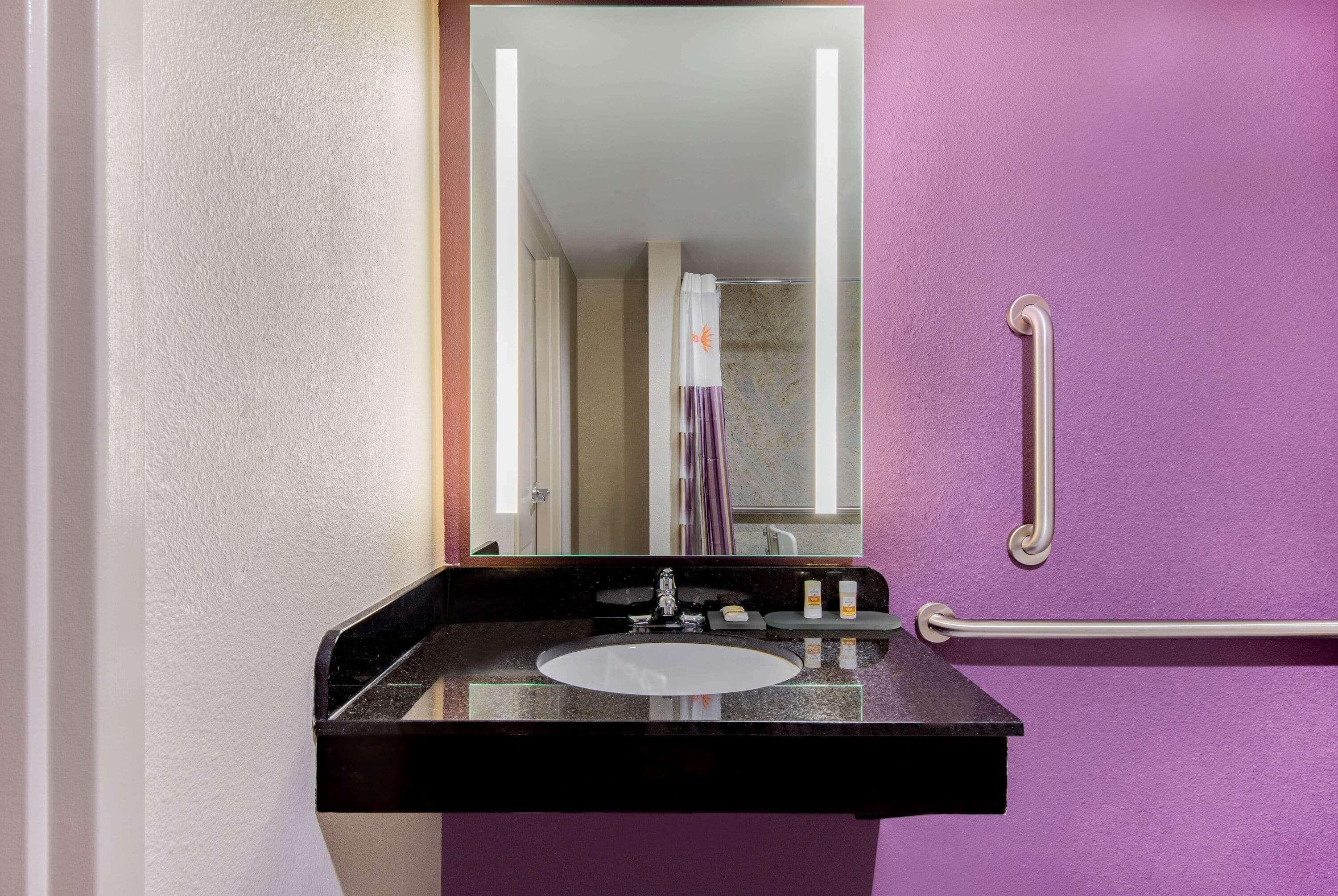 La Quinta Inn By Wyndham West Long Branch Nj Shore Area Dış mekan fotoğraf